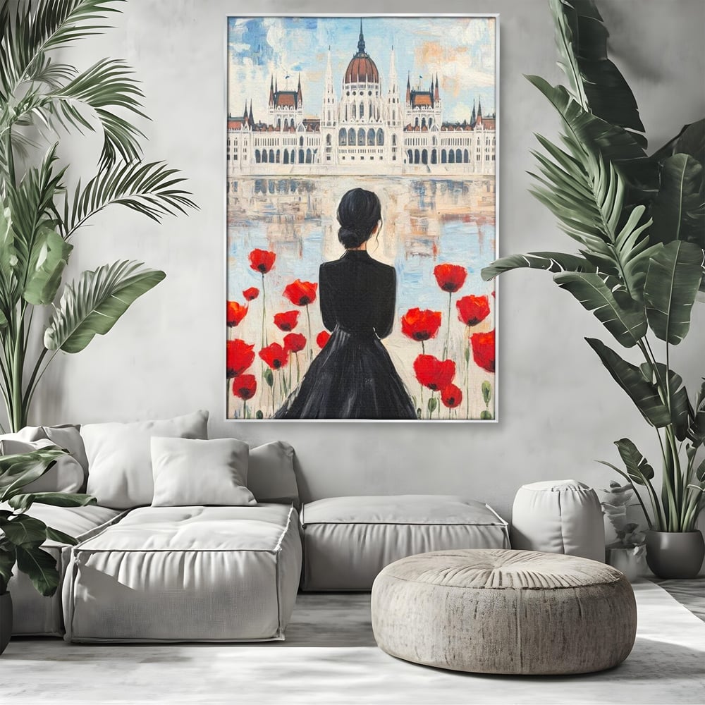 Tablou canvas cu tablou canvas cu femeie si maci, in rama de aluminiu argintiu, pe perete intr-un living